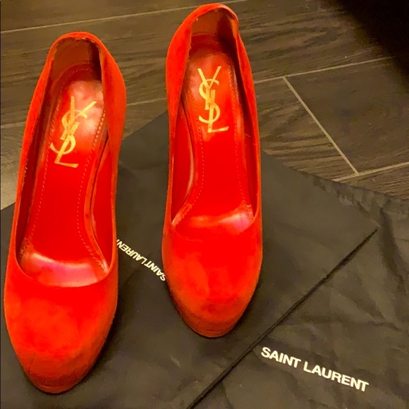 Yves Saint Laurent suede pump - Picture 2 of 10